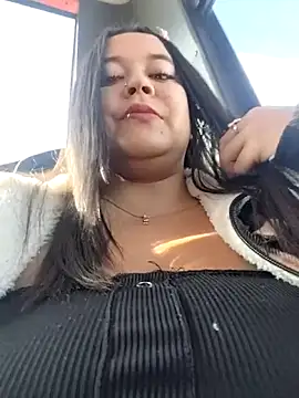 Snapshot of Cristal__04 chatting on 7, 5, 2026 Cristal 04 online show from 7, 5, 2026