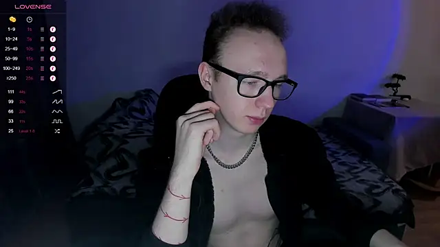 Snapshot of Alex_silents chatting on 11, 12, 2024 Alex silents online show from 11, 12, 2024