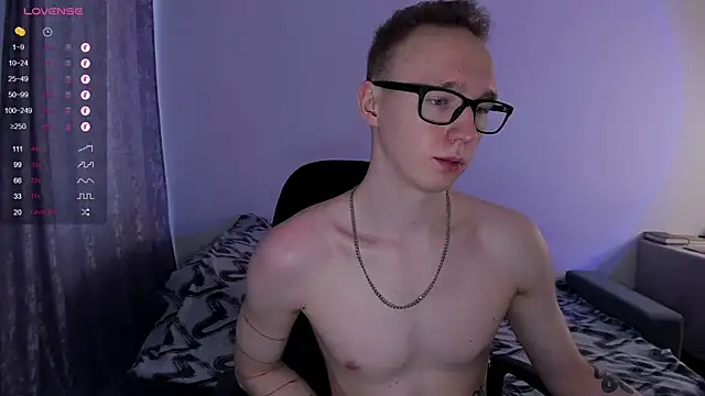 Snapshot of Alex_silents chatting on 11, 3, 2025 Alex silents online show from 11, 3, 2025