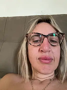 Snapshot of casalinga88 chatting on 8, 3, 2025 casalinga88 online show from 8, 3, 2025