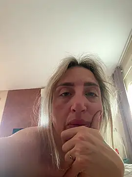 Snapshot of casalinga88 chatting on 23, 3, 2025 casalinga88 online show from 23, 3, 2025