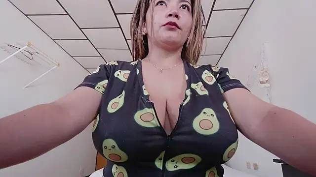 Snapshot of tara_rios chatting on 9, 1, 2026 tara rios online show from 9, 1, 2026