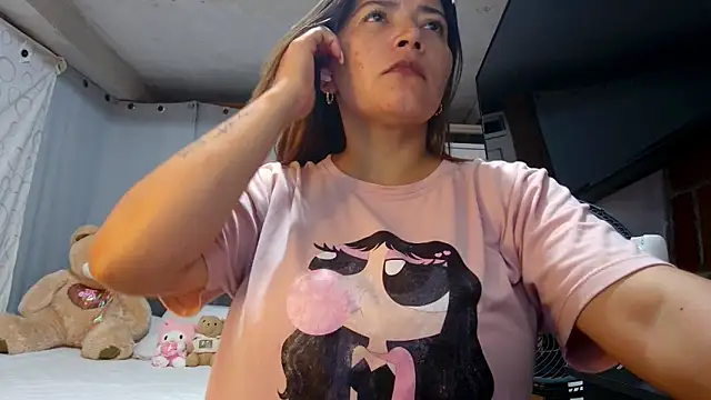 Snapshot of tara_rios chatting on 20, 5, 2026 tara rios online show from 20, 5, 2026
