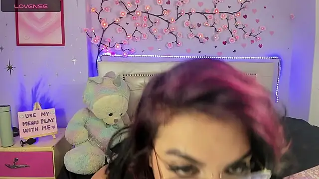 Snapshot of Xtattoedgirl chatting on 17, 5, 2026 Xtattoedgirl online show from 17, 5, 2026