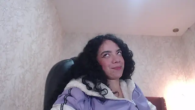 EmmaCowperr online show from 7, 1, 2025