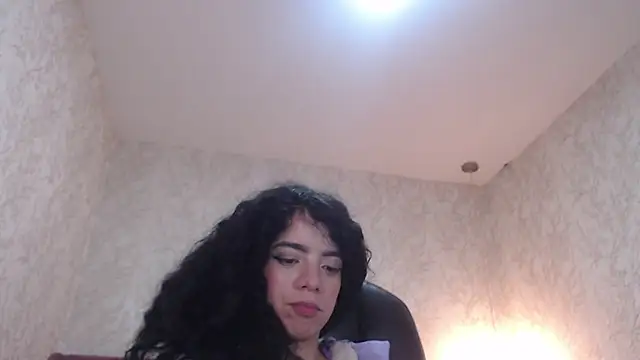 EmmaCowperr online show from 8, 1, 2025