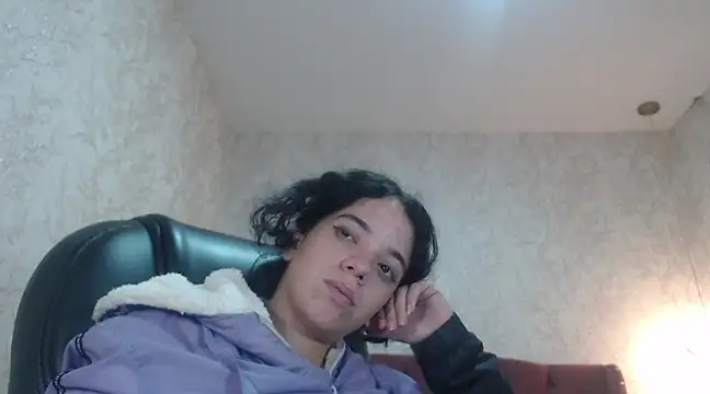 EmmaCowperr online show from 15, 1, 2025