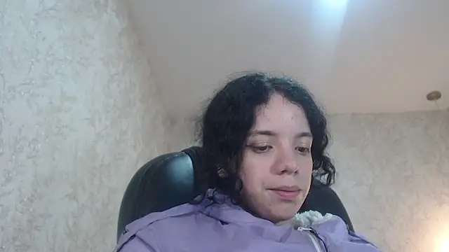 EmmaCowperr online show from 16, 1, 2025