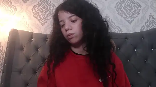 EmmaCowperr online show from 25, 2, 2025