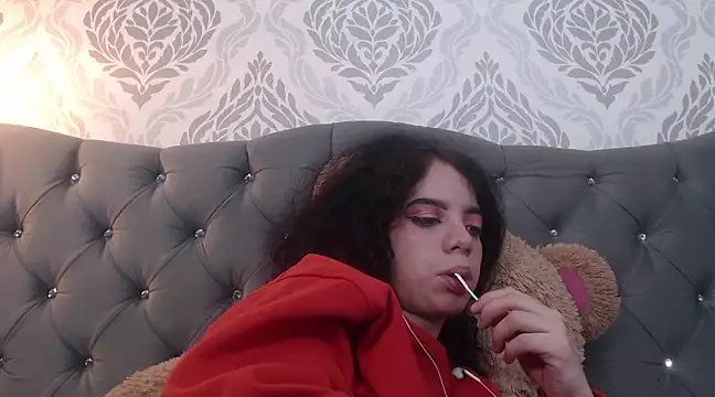 EmmaCowperr online show from 11, 3, 2025