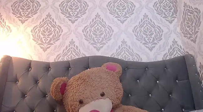 EmmaCowperr online show from 12, 3, 2025