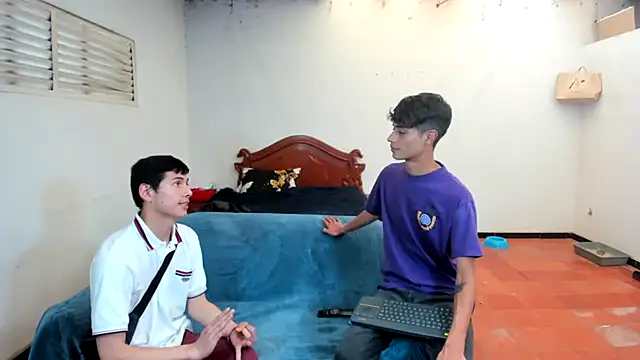 oliverhot2005 online show from 7, 2, 2025