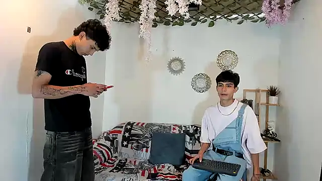 oliverhot2005 online show from 10, 11, 2025