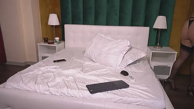 megan devile online show from 22, 3, 2025