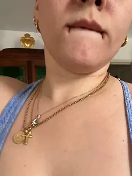 Luccreccia  online show from 12, 3, 2026