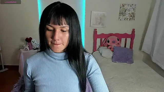 cute roxy online show from 5, 3, 2025