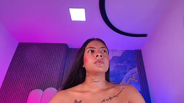 Snapshot of hot_dione chatting on 30, 4, 2026 hot dione online show from 30, 4, 2026