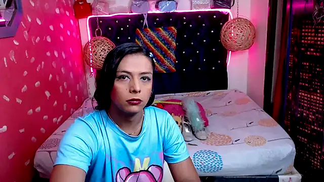 Snapshot of EmilyTsSweet chatting on 4, 2, 2025 EmilyTsSweet online show from 4, 2, 2025