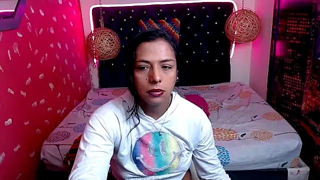 Snapshot of EmilyTsSweet chatting on 8, 2, 2025 EmilyTsSweet online show from 8, 2, 2025