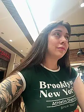 emiliasommer online show from 11, 3, 2025