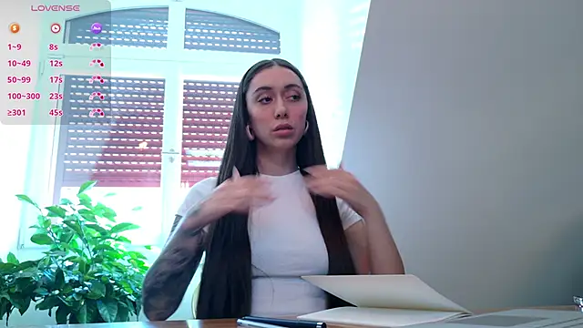 emiliasommer online show from 18, 11, 2025