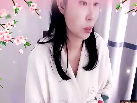 Snapshot of xiaoxuer chatting on 8, 1, 2025 xiaoxuer online show from 8, 1, 2025