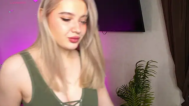 oliviabr0wn0 online show from 8, 4, 2026