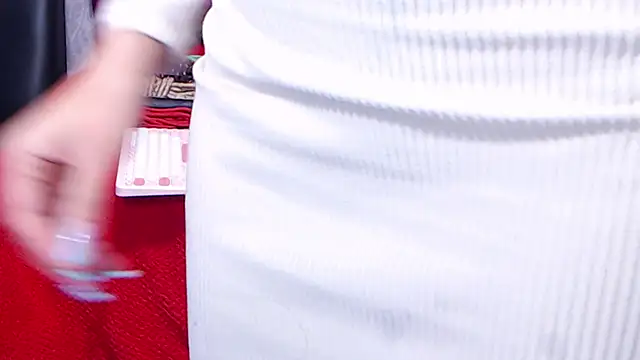 AyshaScott online show from 7, 3, 2025