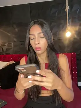 Snapshot of Ema_azel chatting on 10, 12, 2024 Ema azel online show from 10, 12, 2024