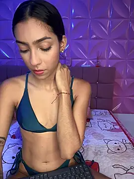 Snapshot of Ema_azel chatting on 4, 1, 2025 Ema azel online show from 4, 1, 2025