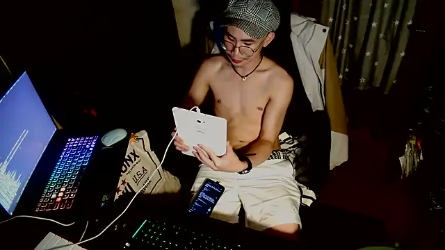 Snapshot of Moby_Yik chatting on 12, 5, 2026 Moby Yik online show from 12, 5, 2026