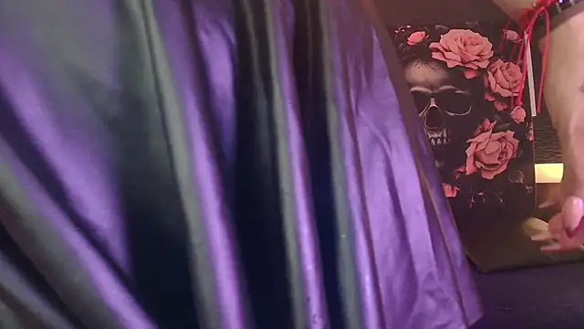 EvaaFoxxy1 online show from 10, 4, 2026