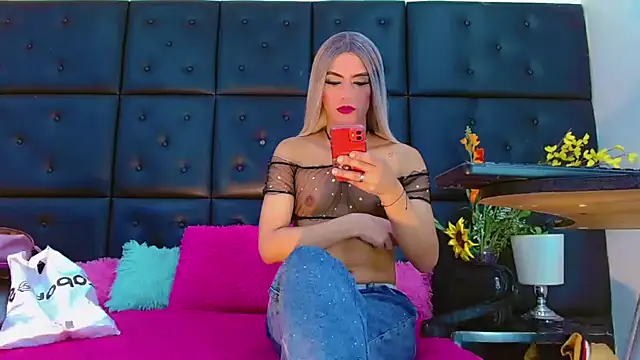Daniela Pink  online show from 6, 2, 2026