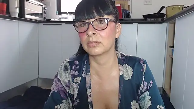 Snapshot of HellenLatin chatting on 18, 5, 2026 HellenLatin online show from 18, 5, 2026