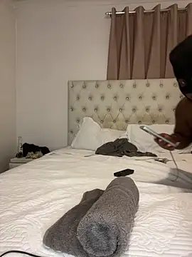 Gifttheskimaskboy online show from 11, 4, 2026