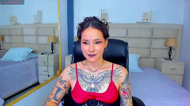 AnnyThompson  online show from 8, 10, 2025