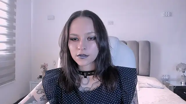 AnnyThompson  online show from 18, 2, 2026