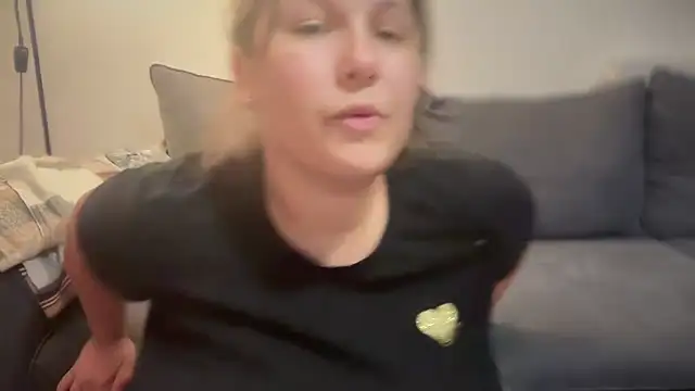 Snapshot of minette-sexy chatting on 1, 10, 2025 minette-sexy online show from 1, 10, 2025