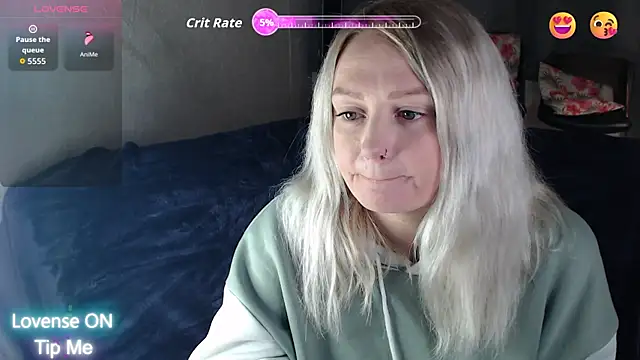 Snapshot of laurynrox chatting on 18, 11, 2025 laurynrox online show from 18, 11, 2025