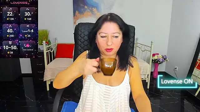 Julia Dean online show from 19, 2, 2026