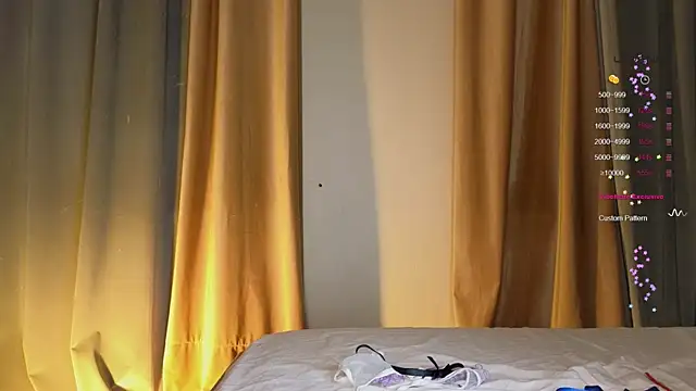 HunnyWifey online show from 19, 2, 2025