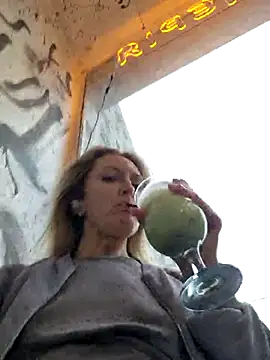 Snapshot of Miss____Mia_ chatting on 13, 10, 2025 Miss Mia online show from 13, 10, 2025