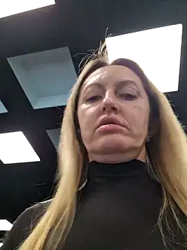 Miss    Mia  online show from 15, 12, 2025