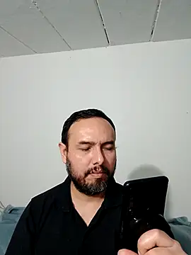 Snapshot of ElSunEagle chatting on 23, 10, 2025 ElSunEagle online show from 23, 10, 2025