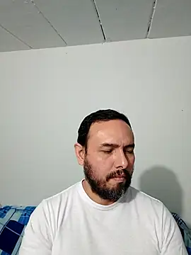 Snapshot of ElSunEagle chatting on 29, 10, 2025 ElSunEagle online show from 29, 10, 2025