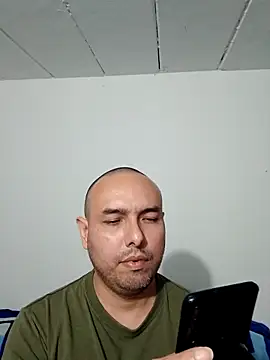 Snapshot of ElSunEagle chatting on 6, 11, 2025 ElSunEagle online show from 6, 11, 2025