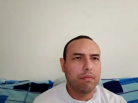 Snapshot of ElSunEagle chatting on 14, 12, 2025 ElSunEagle online show from 14, 12, 2025