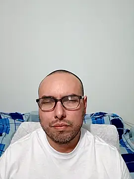 Snapshot of ElSunEagle chatting on 7, 2, 2026 ElSunEagle online show from 7, 2, 2026