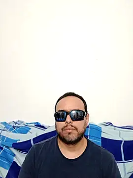 Snapshot of ElSunEagle chatting on 29, 4, 2026 ElSunEagle online show from 29, 4, 2026