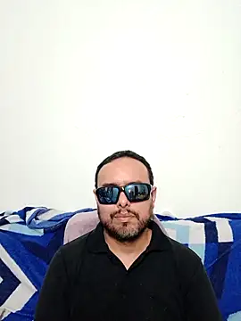 Snapshot of ElSunEagle chatting on 4, 5, 2026 ElSunEagle online show from 4, 5, 2026